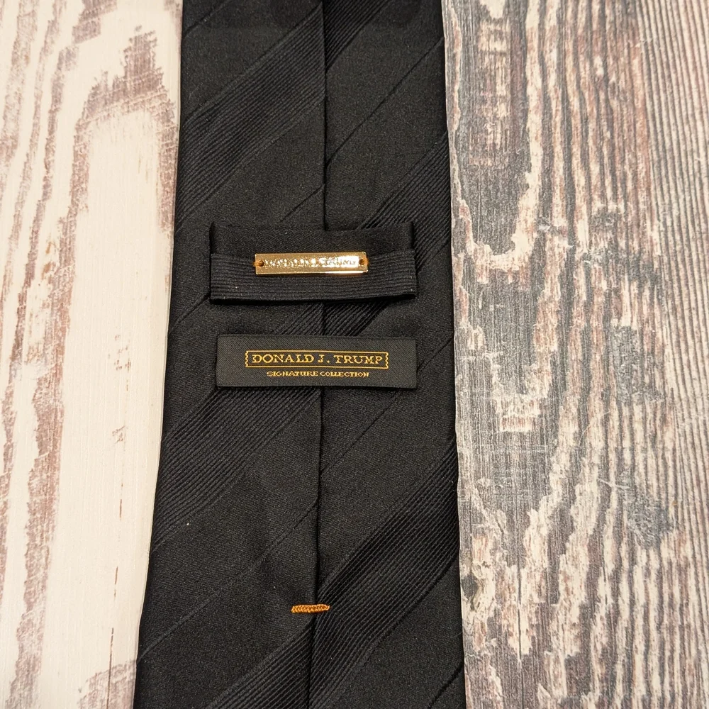 Donald Trump Signature‎ Gold Bar Classic Black Striped Men's Tie